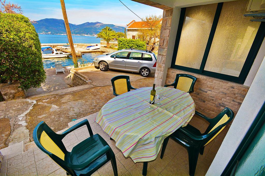 Kjara Apartments Tivat Exterior foto
