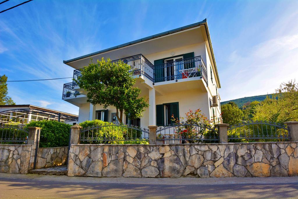 Kjara Apartments Tivat Exterior foto